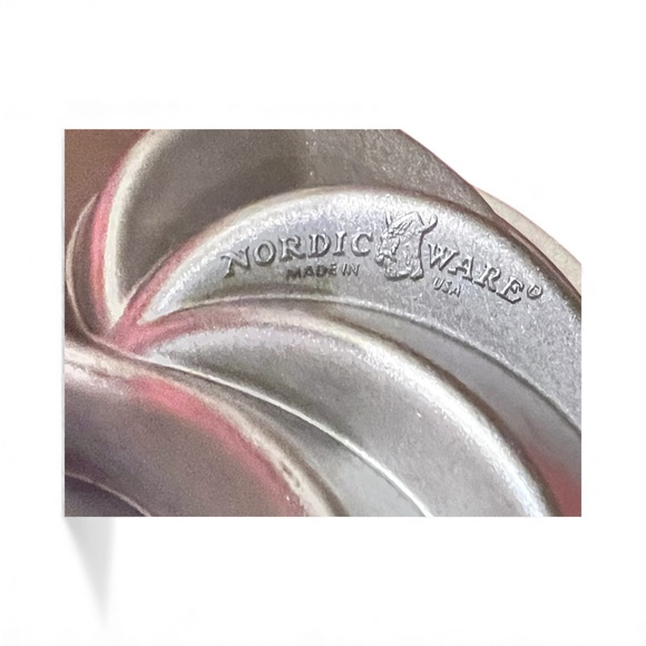 Nordic Ware Heritage Loaf Pan – Platinum Collection, NEW - Picture 4 of 11